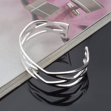 Load image into Gallery viewer, women's silver bangle