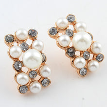 Load image into Gallery viewer, Chunky Pearl and Crystal Diamante Necklace and Earrings Set