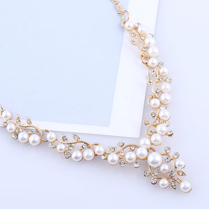 Pearl and Clear Crystal Diamante Necklace and Earrings Set