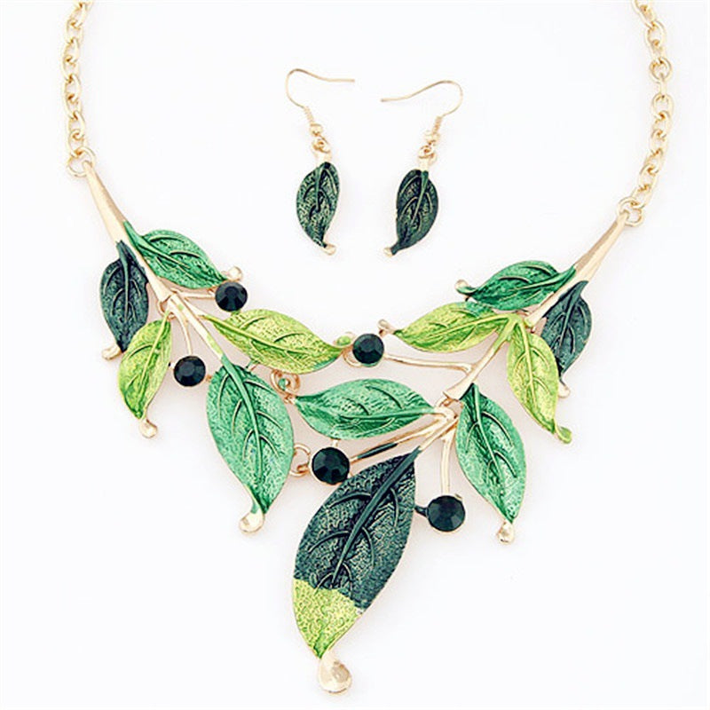 Stunning Womens Costume Jewellery Necklace and Earrings Set Green