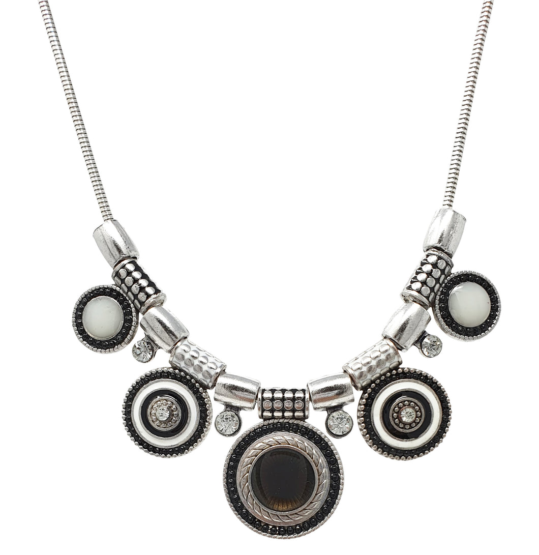 women costume necklace